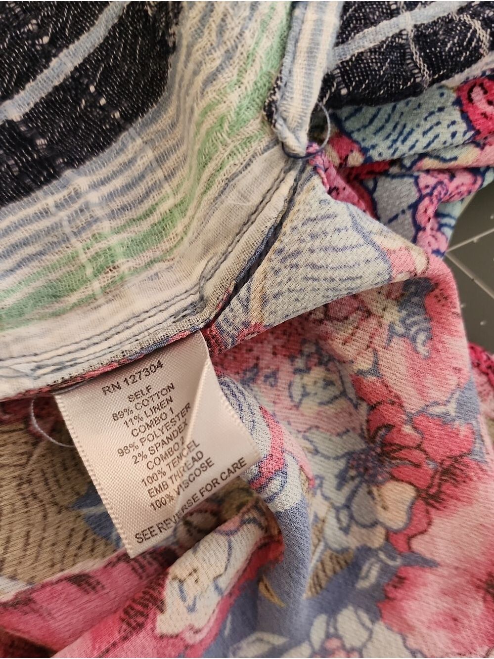 John Mark Blue Chambray Tunic with Pink Floral Accents size L - Picture 6 of 7